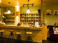 餐飲經(jīng)營中的經(jīng)典案例分析，餐廳開業(yè)卻生意慘淡，該怎么辦？【重慶火鍋底料批發(fā)】