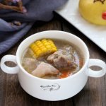 【火鍋底料批發(fā)網(wǎng)】天氣寒冷，很多人都會選擇吃一些溫補(bǔ)的食物，通過這類食物來御寒，而羊肉更是其中的一個主要選擇。我們先說羊肉是屬于熱量比較