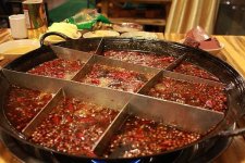 重慶火鍋為什么那么香重慶又有發(fā)達(dá)的美食文化，其中最具代表的是以香濃麻辣享譽(yù)全國(guó)的火鍋