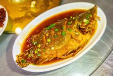 為什么臭豆腐“聞著臭，吃著香”？在日常飲食中，香一般都代表著美味，而臭則暗示著食物難吃，甚至變質(zhì)【重慶火鍋底料批發(fā)在哪】