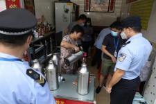 有15份不同程度含有西藥“對(duì)乙酰氨基酚”“氯苯那敏”“布洛芬”“馬來酸氯苯那敏”“甲硝唑”等成分，不符合國(guó)家食品安全法規(guī)定
