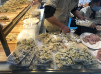 20平店賣“生餃子”天天排隊，4年開出597家！“家庭餐桌”【重慶火鍋底料批發(fā)市場】