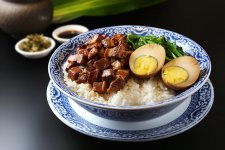中式快餐火了，洋快餐獨霸天下的局面被打破，但他們的野心并不止于此