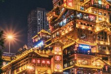 走訪長(zhǎng)沙、重慶等地后，我總結(jié)出一套廣告牌“吸金術(shù)”