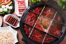 火鍋底料，是一座正在沸騰的“金礦”