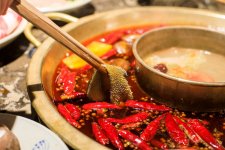 “誰(shuí)能給火鍋添一把新火？”  冬天里最受歡迎的美食是什么？  相信許多人的答案會(huì)是兩個(gè)字：火鍋