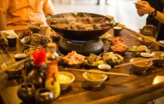 以“江南新式茶飲”突圍，茉沏靠錯(cuò)位競(jìng)爭(zhēng)開(kāi)出600+門店