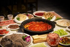 火鍋業(yè)掀起“巴奴現(xiàn)象”，后疫情時(shí)代餐飲業(yè)如何自救？