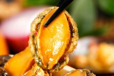 堂食預(yù)制菜，圖他價(jià)格高還是圖他熱得快？