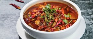 麻六記預(yù)制菜賺“麻”了，代工模式能走遠(yuǎn)嗎？